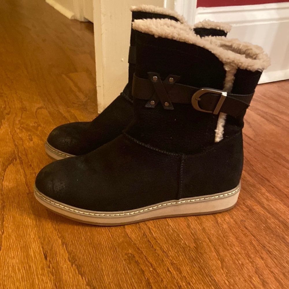White Mountain boots, 7 1/2 suede, upper, fleece inside, black and cream